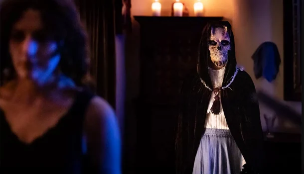 Releitura sombria de conto clássico transforma princesa em justiceira, no Prime Video