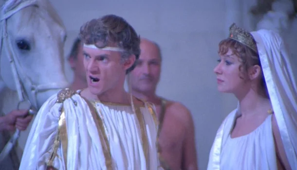 O filme mais polêmico do cinema ganhou uma nova versão e voltou a chocar no Prime Video