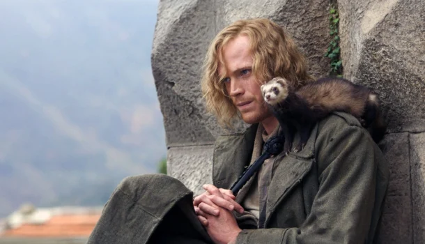 Baseado em livro traduzido para dezenas de idiomas e com mais de 3 milhões de cópias vendidas, aventura com Brendan Fraser e Paul Bettany está na HBO Max