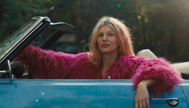 O romance perigoso com Joe Keery e Camila Morrone na HBO Max