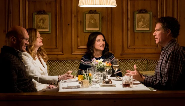 Escrito pelo criador de Succession, este filme que chegou à Netflix é mais cruel do que parece