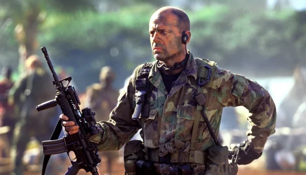 Atuação brilhante de Bruce Willis em thriller brutal de Antoine Fuqua, no Prime Video