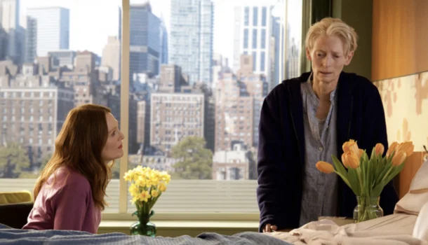 A obra-prima com Tilda Swinton e Julianne Moore na Netflix que conquistou a crítica