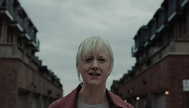 No HBO Max, filme perturbador apresenta um mundo em que matar virou serviço de luxo