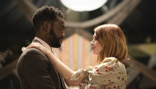 Na HBO Max, comédia dramática mostra o que acontece com os casais depois do “felizes para sempre“