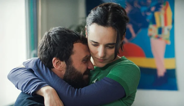 O filme da Netflix sobre uma mulher que redefine a própria vida ao descobrir o autismo aos 35