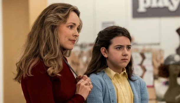 Com Rachel McAdams, Benny Safdie e Kathy Bates, filme doce e encantador sobre amadurecimento chega à Netflix