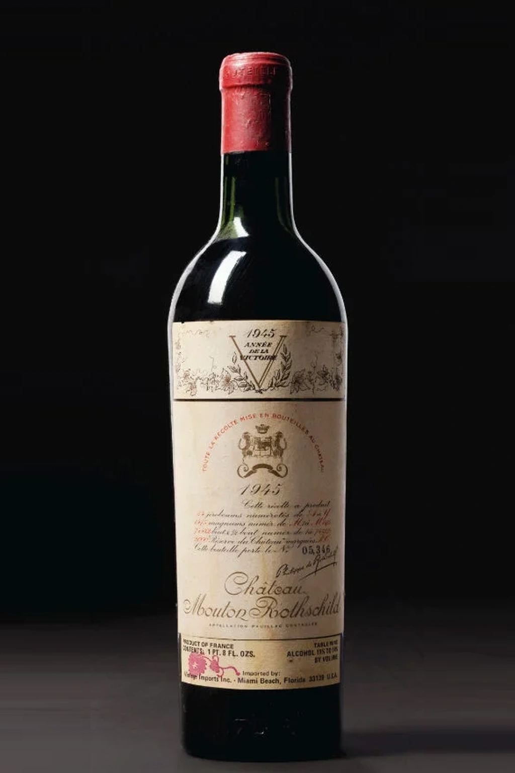 Garrafa do vinho Château Mouton Rothschild 1945