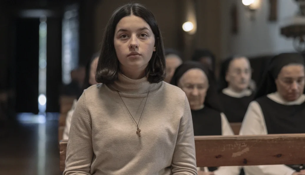 Cena de Os Domingos (2025)